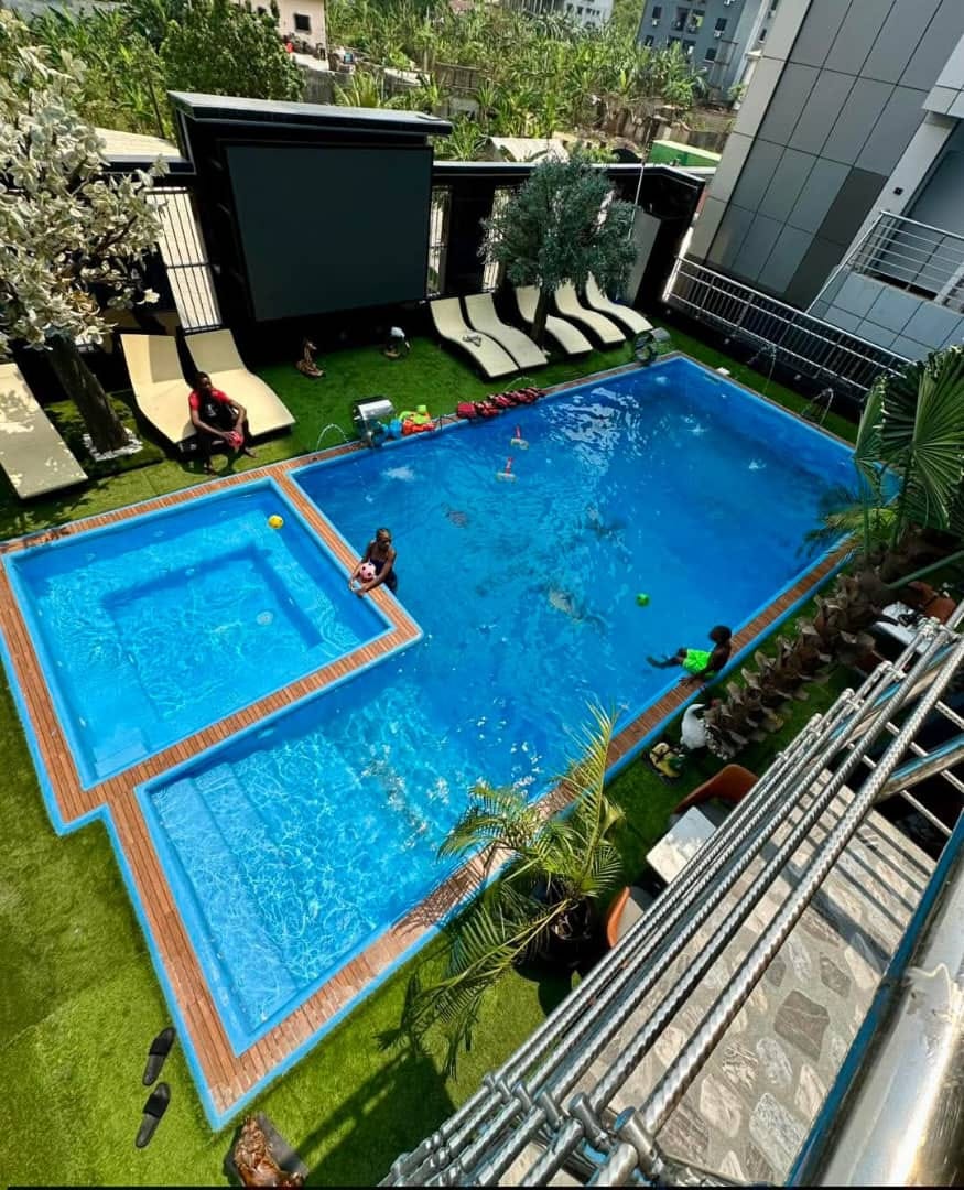 Pool detail 3